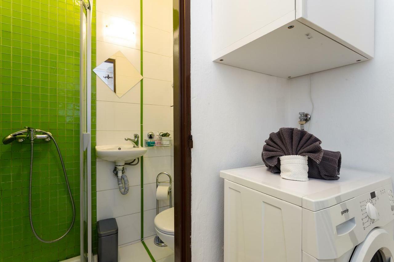 Stylish Apartment On Riverside Prague Ngoại thất bức ảnh