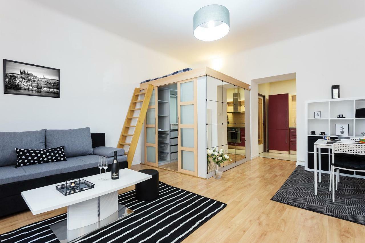Stylish Apartment On Riverside Prague Ngoại thất bức ảnh